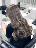 スウィープ(sweep)&nbsp;ベージュカラー×ハイライト