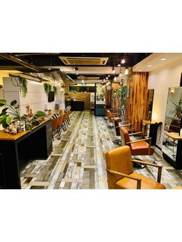 こだわりの縮毛矯正と丁寧なカウンセリングが自慢！幅広い年齢層に愛されるアットホームなサロンです♪