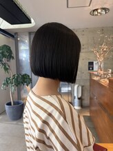 バンカ(banca.) 顎ラインボブ ぱつっとボブ ショートボブ オリーブ