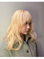 ボリューム(VOLUME) ブリーチ/インナーカラー/抜きっぱなしブロンド/前頭ブリーチ