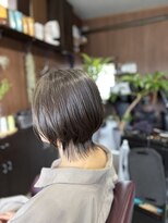 アオイ(Aoi)&nbsp;襟足を少し長めに♪マットカラーで透明感ショートボブ