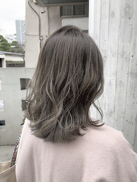 リバレッジ 広尾(Leverage) 大人上品ゆるふわグレージュミディアムスタイル