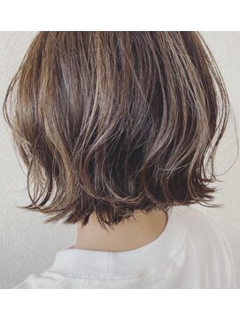 バルス(BLS) 切りっぱなし　ハイライト　アヴェダ【 藤枝/髪質改善/カラー】