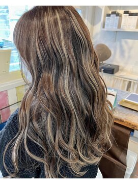 ザブリッジ(the Bridge) ロング×グレージュハイライト