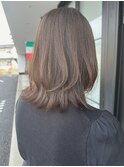 くすみベージュ×くびれヘア
