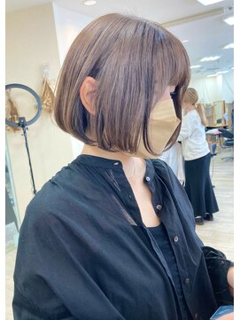 ソソ(soso) 【soso 伊勢田】ミニボブ×ベージュ【横浜/ブリーチ】