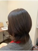 伸ばしかけでもキレイにまとまる、大人ボブ
