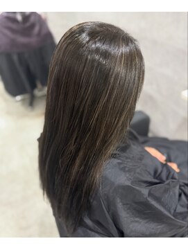 ラレジーナパルッキエーレ(La Regina Parucchiere) 細目チップの上品ハイライト！