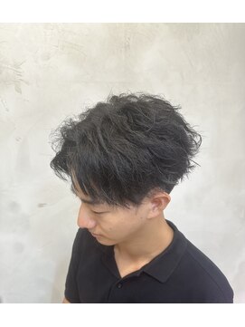 メンズサロン クロムス 梅田茶屋町店(Men's salon clomus) フェザーパーマ風　梅田　茶屋町