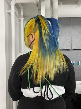 オーン 渋谷(OOn) ネオンイエロー×ターコイズブルーのアレンジ