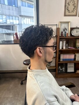 大人フェザーショート×毛流れパーマ