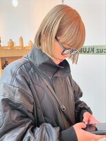 キューズ クラブ(cuz KLUB) ブリーチベージュボブ