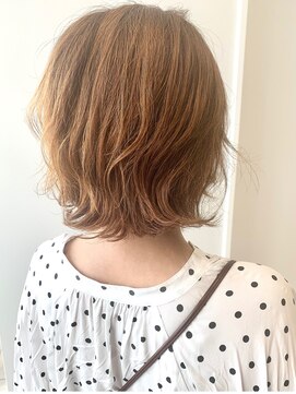 ケーツーナゴヤ(K two NAGOYA) パーマスタイル。大人かわいい、ラフな毛先の外ハネパーマ。