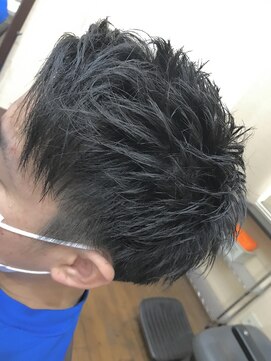 コアズヘア(Core(s)hair) 青いシャツの男の髪