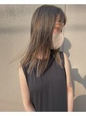 ぱつんミディアムとオリーブベージュ