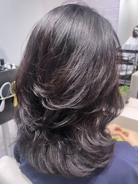 ステア ケース(stair case) 【NATASHA】ミディアム小盛りレイヤー