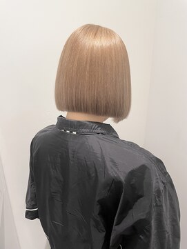 サンド 大阪梅田(sand) ショートボブ/デザインカラー/グレージュカラー[大阪梅田駅]