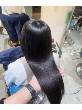 リラエ(Lyrae) 縮毛矯正/髪質改善/美髪カラー/トリートメント【大阪/西梅田】