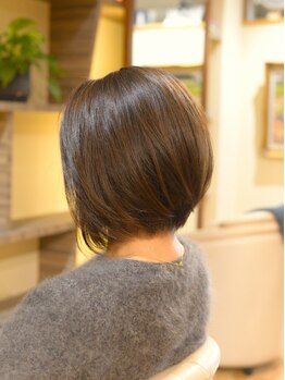 ナウン(noun)の写真/【元町駅徒歩3分】～染めるほど美髪になる白髪染め～「白髪染め＝暗い」のイメージが変わる発色◎