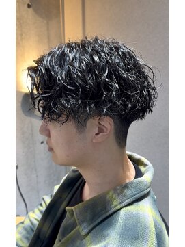 ブルニール 心斎橋(BLEUNIR) センターパートツイストスパイラルツーブロック波巻スパイラル
