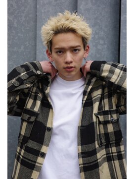 ブークル(boucle) ブリーチ抜きっぱなし　刈り上げないベリーショート