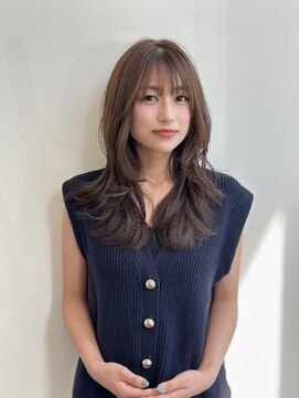 アルツ グレアス(ALTS glaness) ブリーチなしオリーブグリーン×レイヤースタイル