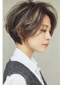 白髪ぼかし/イメチェンヘアスタイル/前髪カタログ/ショートボブ