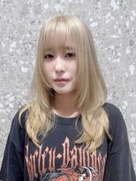 サンク 原宿 表参道(cinq) ブリーチカラーミディアムレイヤーボブミルクティーベージュ前髪