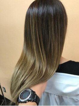 トリートメント付きメニューでくせ毛・うねりのお悩みを解決◇あなたにあった施術を＊【Aujua取り扱い◎】