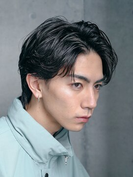 レタッチバイフィフス(RETOUCH by fifth) 原宿ニュアンスパーマ毛流れヘアセンターパート大人ビジネスヘア