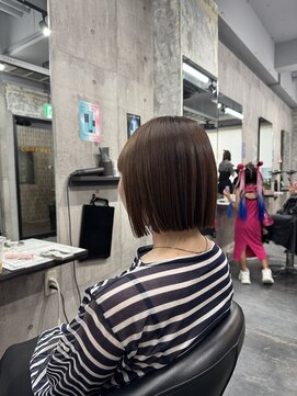 コワファースト長崎シャンプーボーイ 2nd(COIFF1RST 長崎 SHAMPOO BOY) ぱつっとボブ まるみボブ ミニボブ ショートボブ