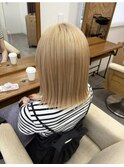 キャラメルベージュ