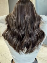 エッセンザ 梅田(ESSENZA)&nbsp;海外ハイライト/品のあるハイライトカラー
