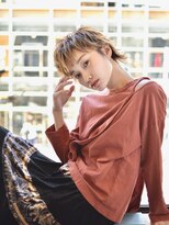 サークル(CIRCLE)&nbsp;マッシュショートカーキグレージュ大人かわいいフェザーバング