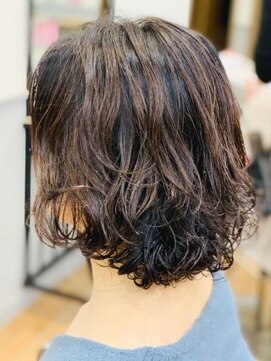 ミーティア バイ クアトロ(Meteor By QUATRO) 簡単スタイリング!ボブパーマ