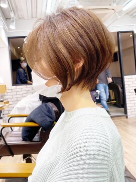 アヴァロン(AVALON) 愛され大人ショートボブ・絶壁解消・アッシュベージュ【BISA】