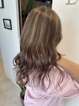 ラビスモア(Lovis moa) 魅力倍増カール/セミディ/シアーカラー/ダークアッシュ/姫カット