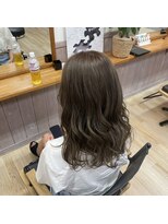 ピース(Piece) グレージュカラー