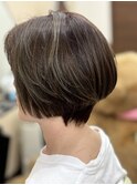 ショートボブ