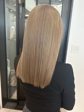 リアンバイアリュール(Lian by Allure) 【Lian by Allure】畠山貴子 透明感ミルクティーカラー