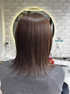 ジーニー(Genie) 外ハネ寒色系カラー