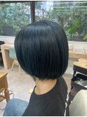 グレイヘアにおすすめ　ディープブルーヘアカラー