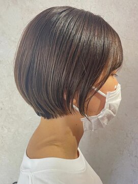 ビスクヘアデザイン(bisq hair design) ショートヘアー　ブラウンカラー　前髪カット　顔まわり　韓国風