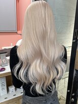 プネル(punel)&nbsp;原宿　ホワイトブロンド　外国人ロングレイヤーケアブリーチ2回