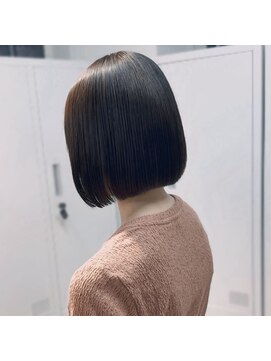 ザ シェノン ウメダ(THE CHAINON UMEDA) ダークパープル/ナチュラルショート/夏のヘアアレンジ/大阪梅田