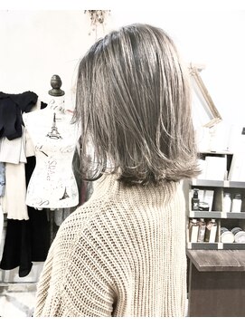 ヘアーアンドアトリエ マール(Hair&Atelier Marl) 【Marl】ハイライトグラデーションのグレーベージュカラー♪