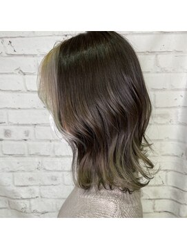 アパルトメント ジェシカ(l'appartement de Jessica) フェイスフレーミング