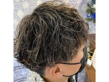 ヘイルヘアーの雰囲気（メンズに人気のパーマスタイル　大学生は学割あり）