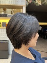 シオン(sion)&nbsp;ショートボブ　フェザーショート　グレージュ