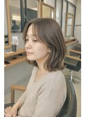 切りっぱなしミディアムレイヤーボブ